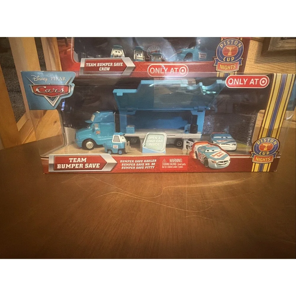 Disney Pixar Cars ULTIMATE Team Bumper Save Crew Hauler And Crew Sets BRAND NEW